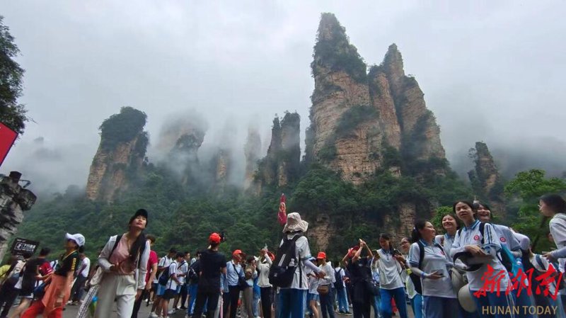 青春之旅：学生旅行成为教育新风尚